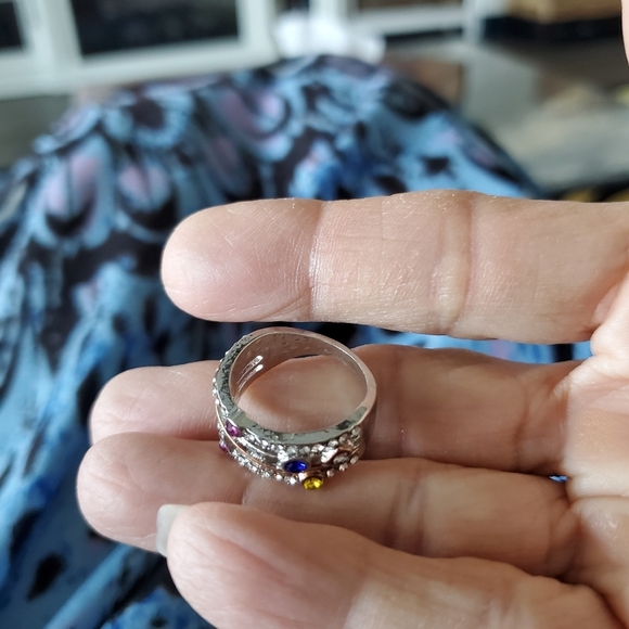 NEW Colorful Ring with Multi Color Stones L👀K - Picture 3 of 3